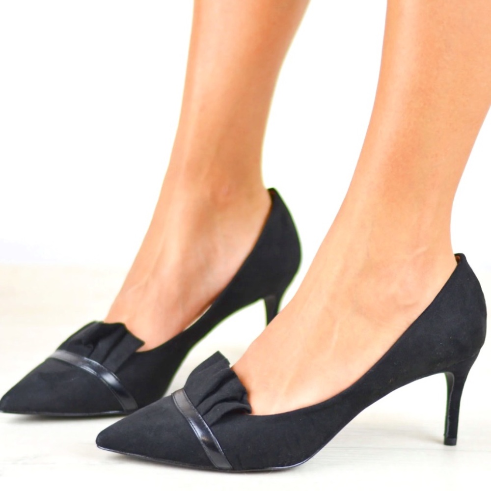 Journee Collection Women's Ruffle Lace Toe Skinny Heels
